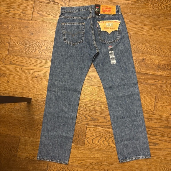 Levi's 501 Original Medium Stonewash
Jeans - Picture 11 of 15